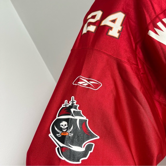 Vintage Cadillac Williams Tampa Bay Buccaneers Jersey Reebok Mens Medium‎ NFL - Picture 10 of 11